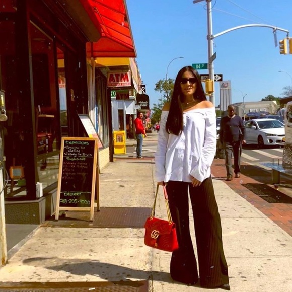 Meet your Posher, Danielle - Picture 3 of 8